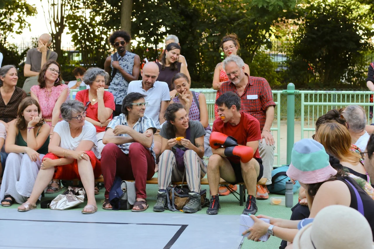 Spectacle AVANT L&rsquo;ESQUIVE en espace public - Boxe et cirque quadrifrontal