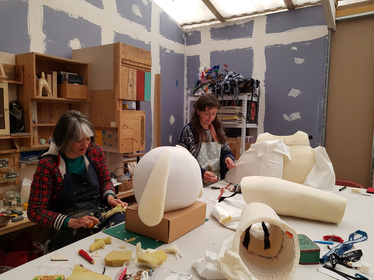 img creation comstume