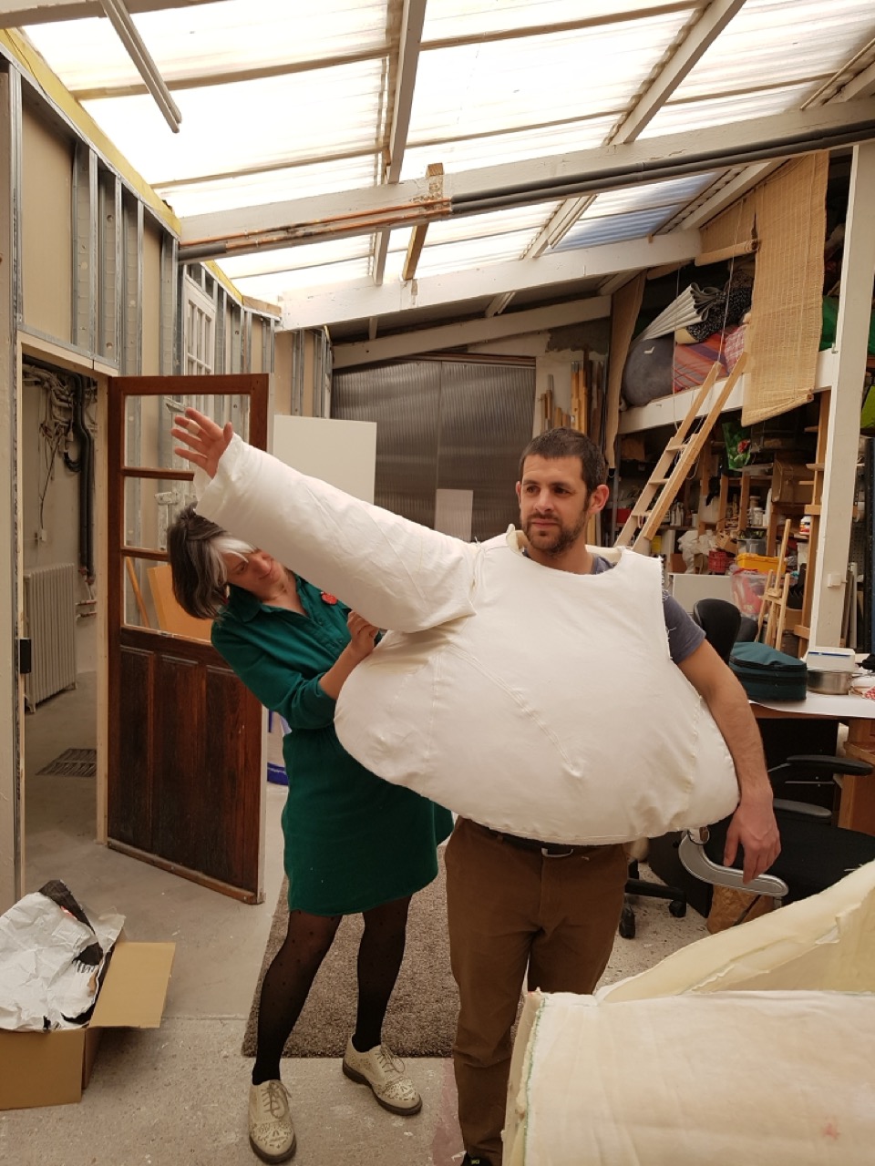 img creation comstume