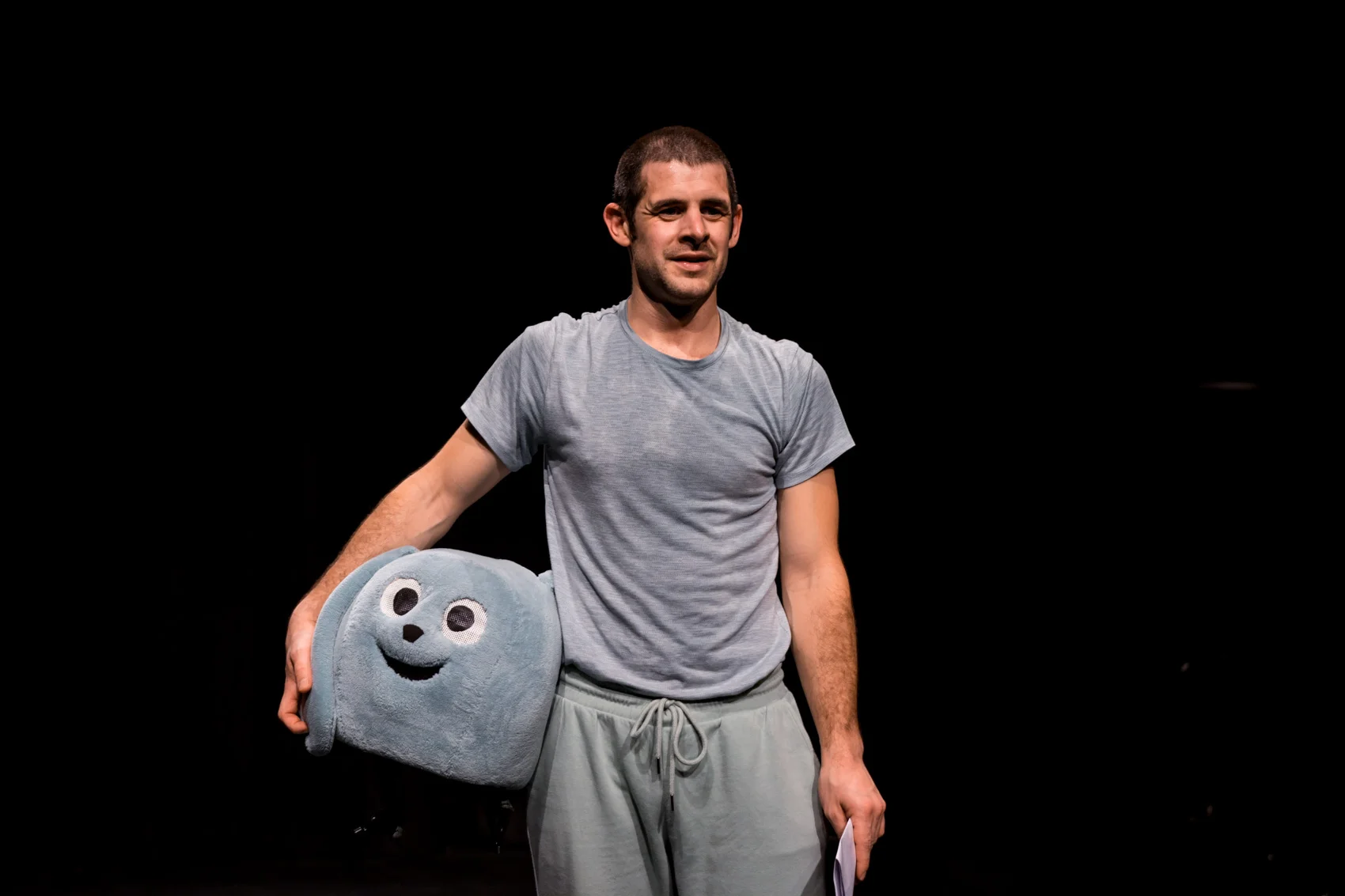 Performance MASCOTTE espace non dédié - Artiste cirque Lille Bretagne