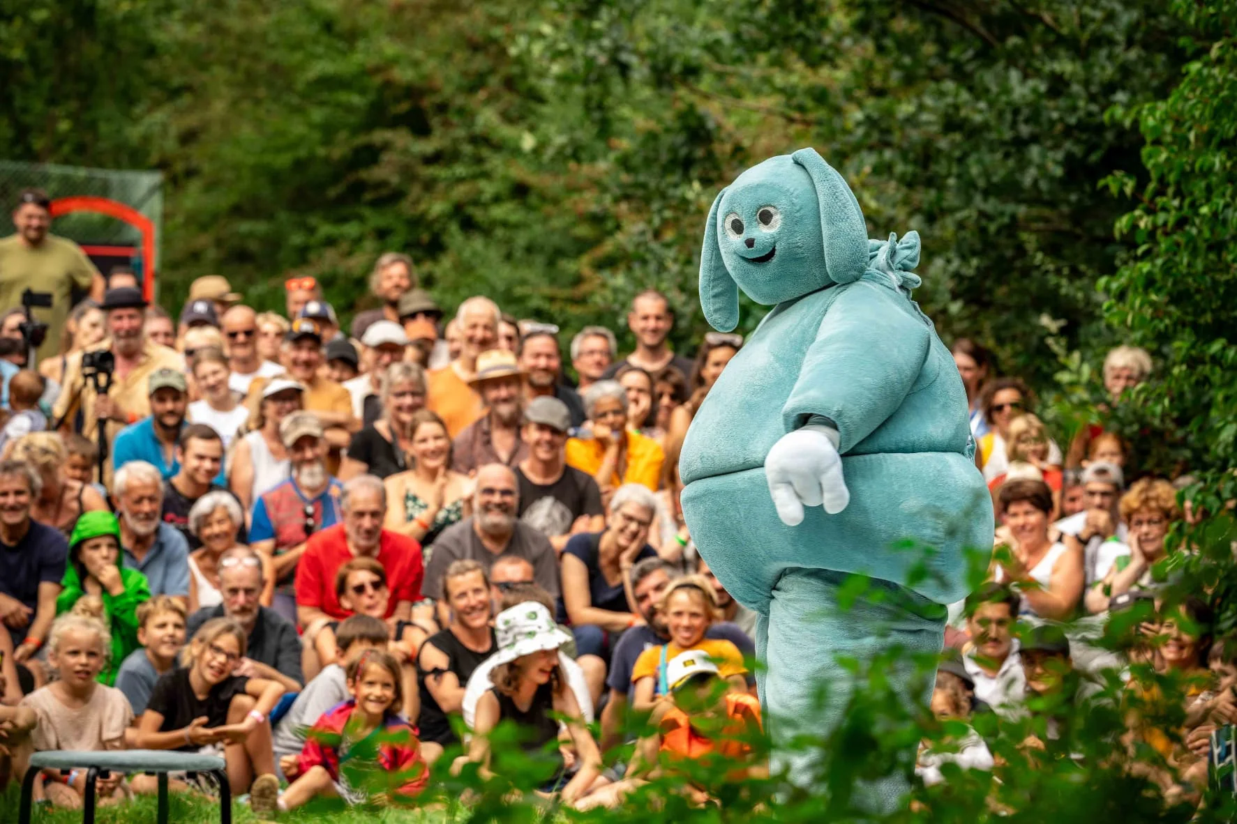 Costume de mascotte géant - Spectacle MASCOTTE cirque contemporain Adrien Taffanel