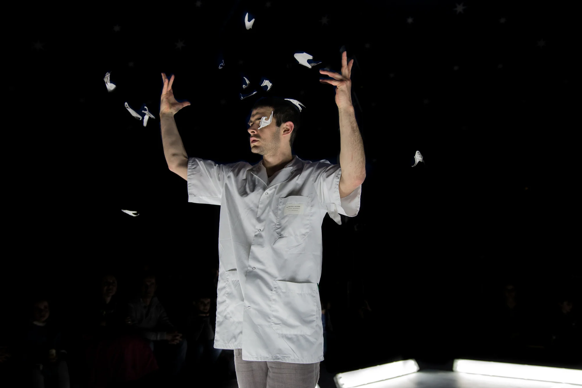 PATIENT spectacle de rue - Adrien Taffanel acrobatie contemporaine